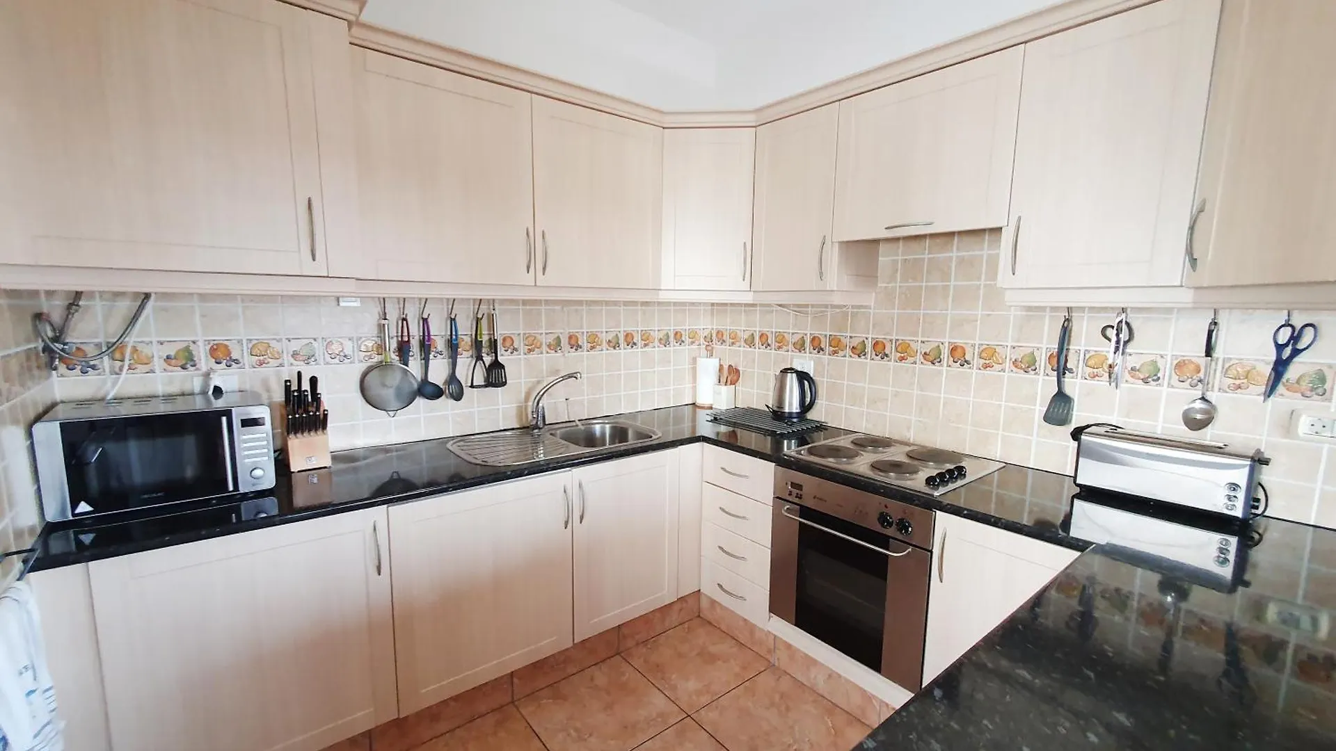 Hajnalka Apartman - Heated Pool And Partial Ocean Views San Miguel de Abona Apartment