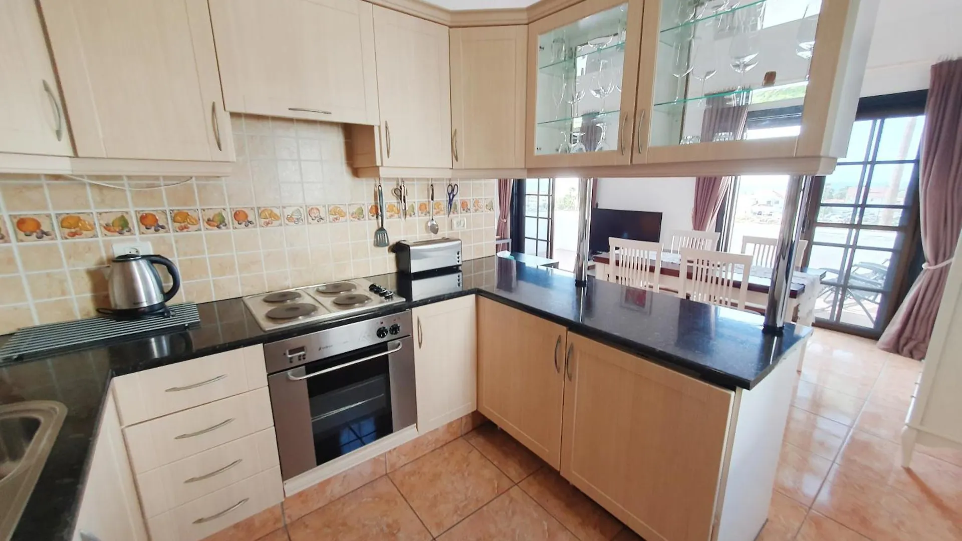 Hajnalka Apartman - Heated Pool And Partial Ocean Views San Miguel de Abona