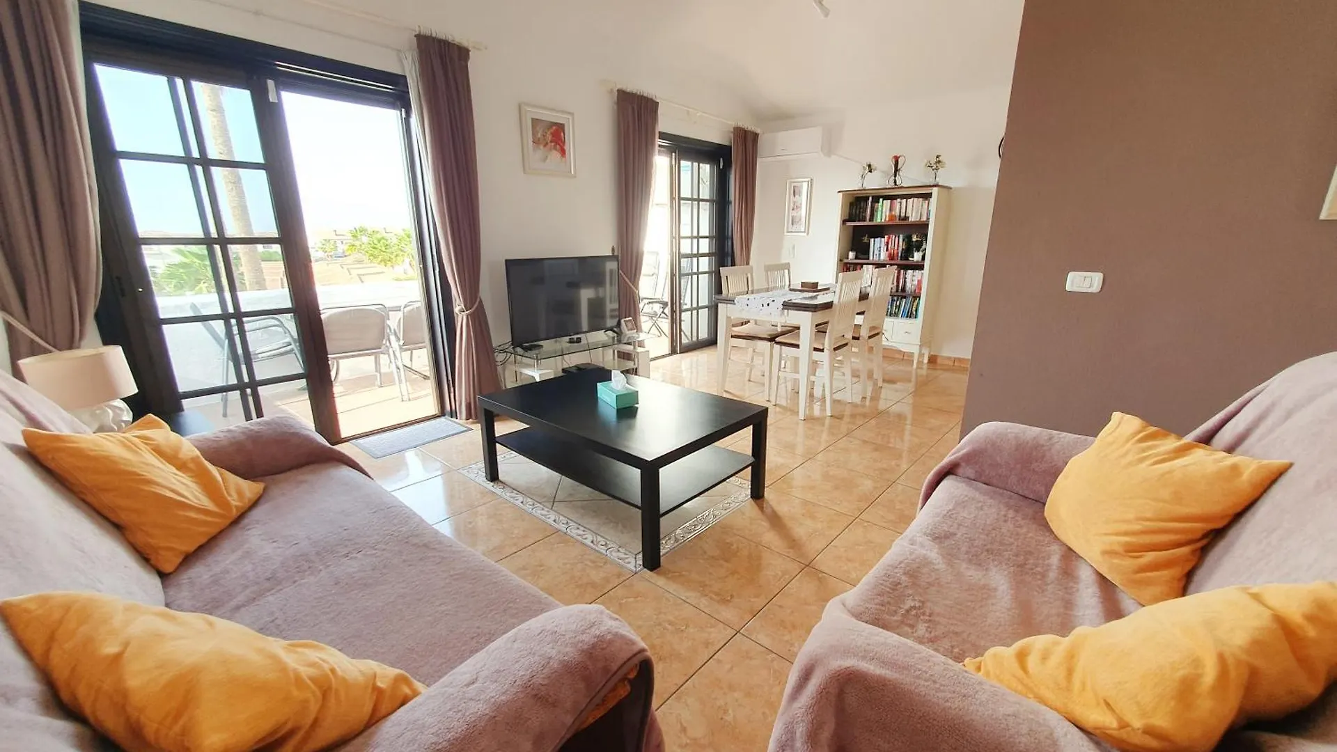 Hajnalka Apartman - Heated Pool And Partial Ocean Views San Miguel de Abona Apartment
