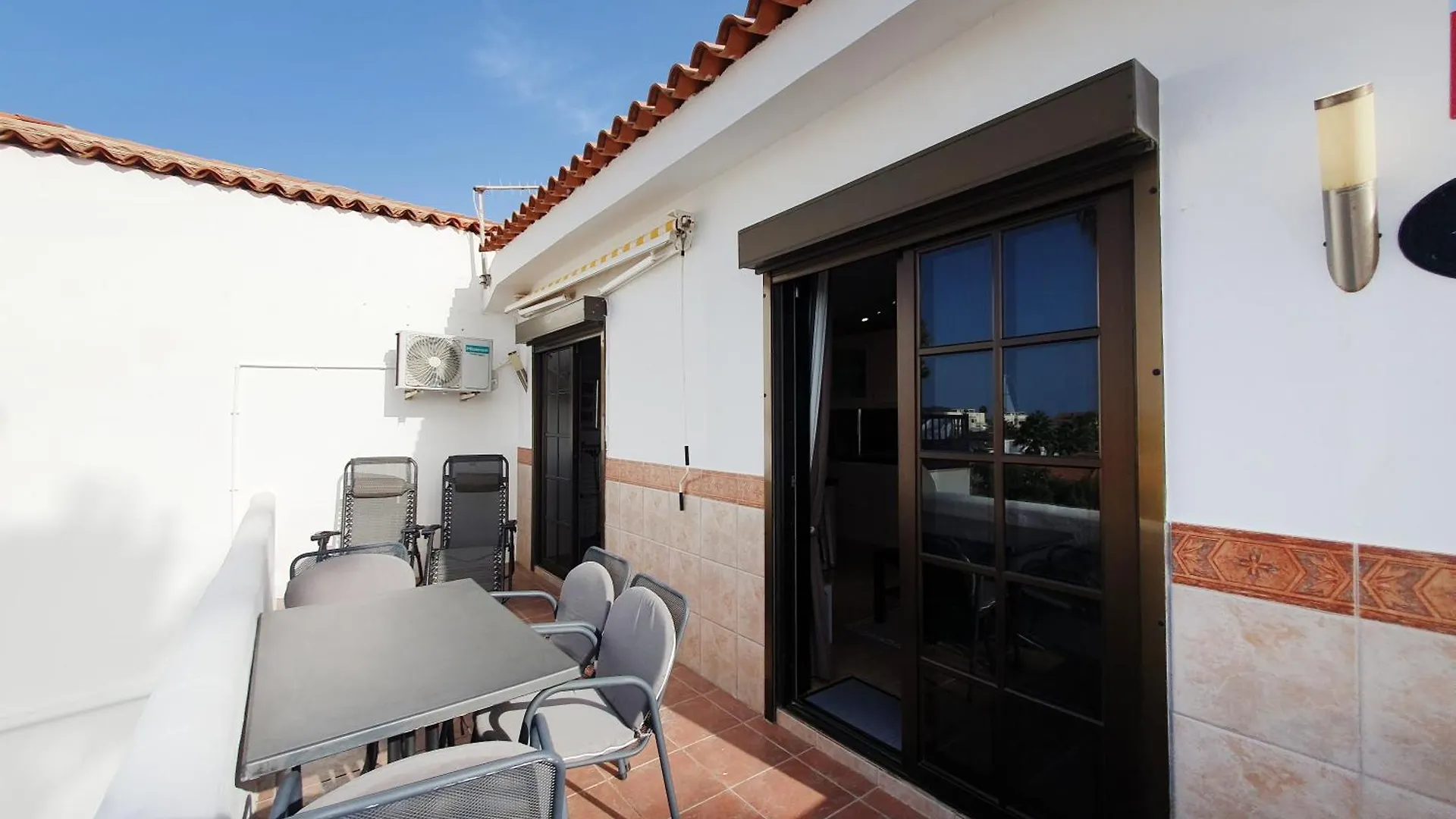 Hajnalka Apartman - Heated Pool And Partial Ocean Views San Miguel de Abona Apartment