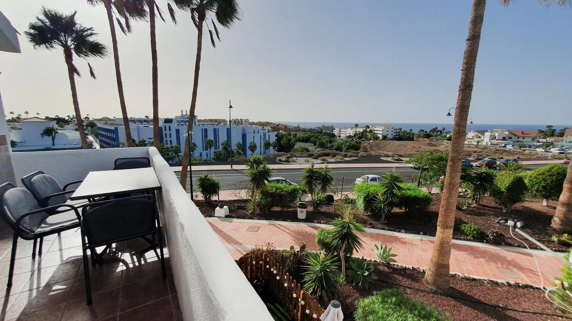 Hajnalka Apartman - Heated Pool And Partial Ocean Views location